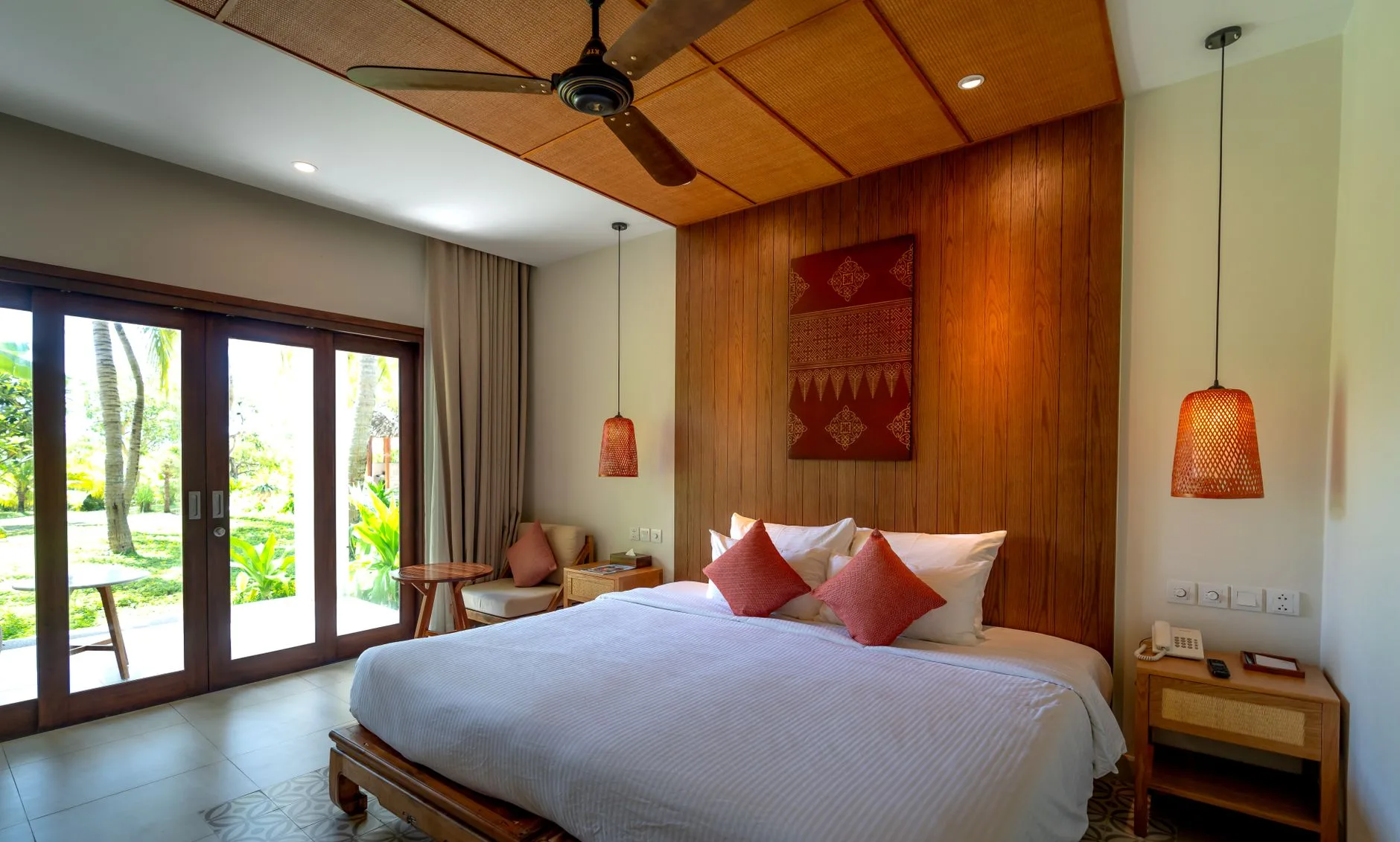 Deer Lake Panorama Suite